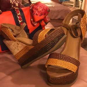 Mossimo tricolor wicker wedges